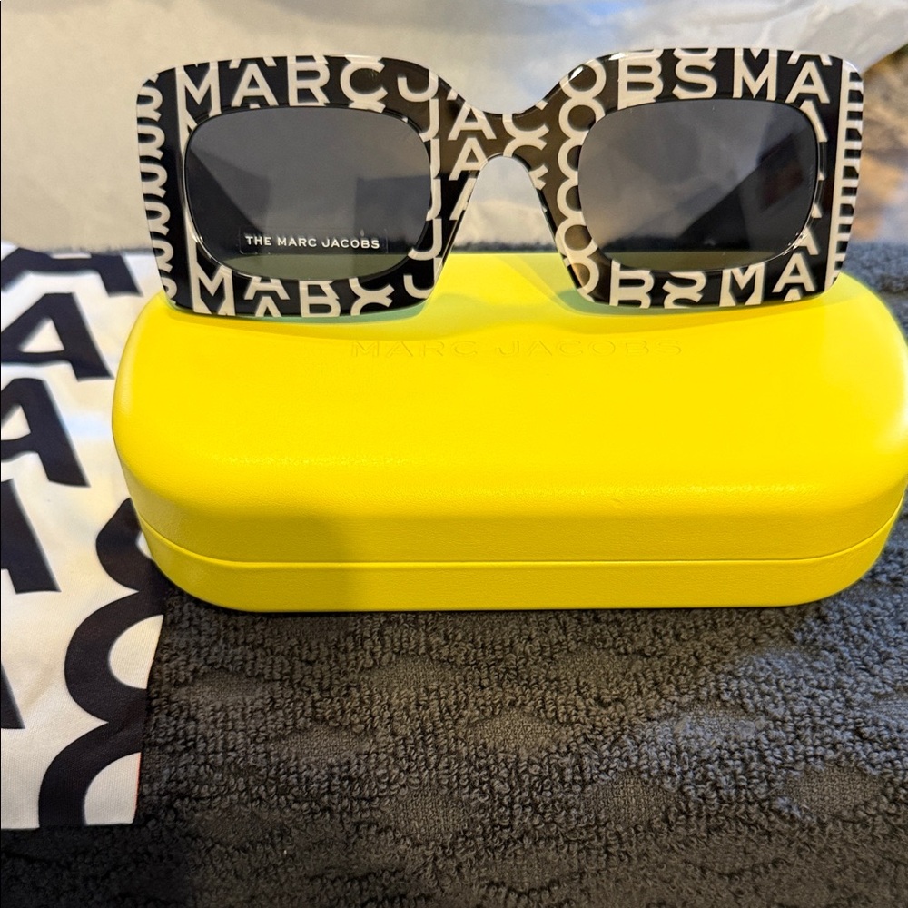 Marc Jacobs Monochrome Sunglasses with Yellow Case